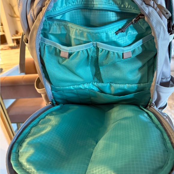 Gregory Signal Mineral Gray Backpack 32L - Compartments to Organize Everything! - Picture 7 of 11